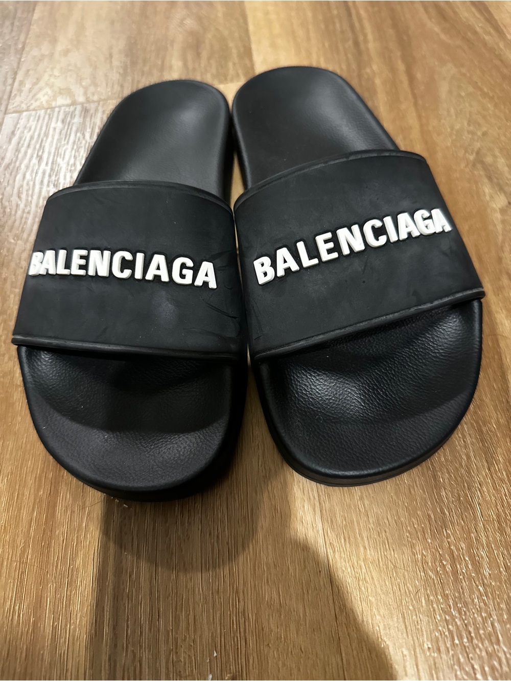 Women’s balenciaga pool slides